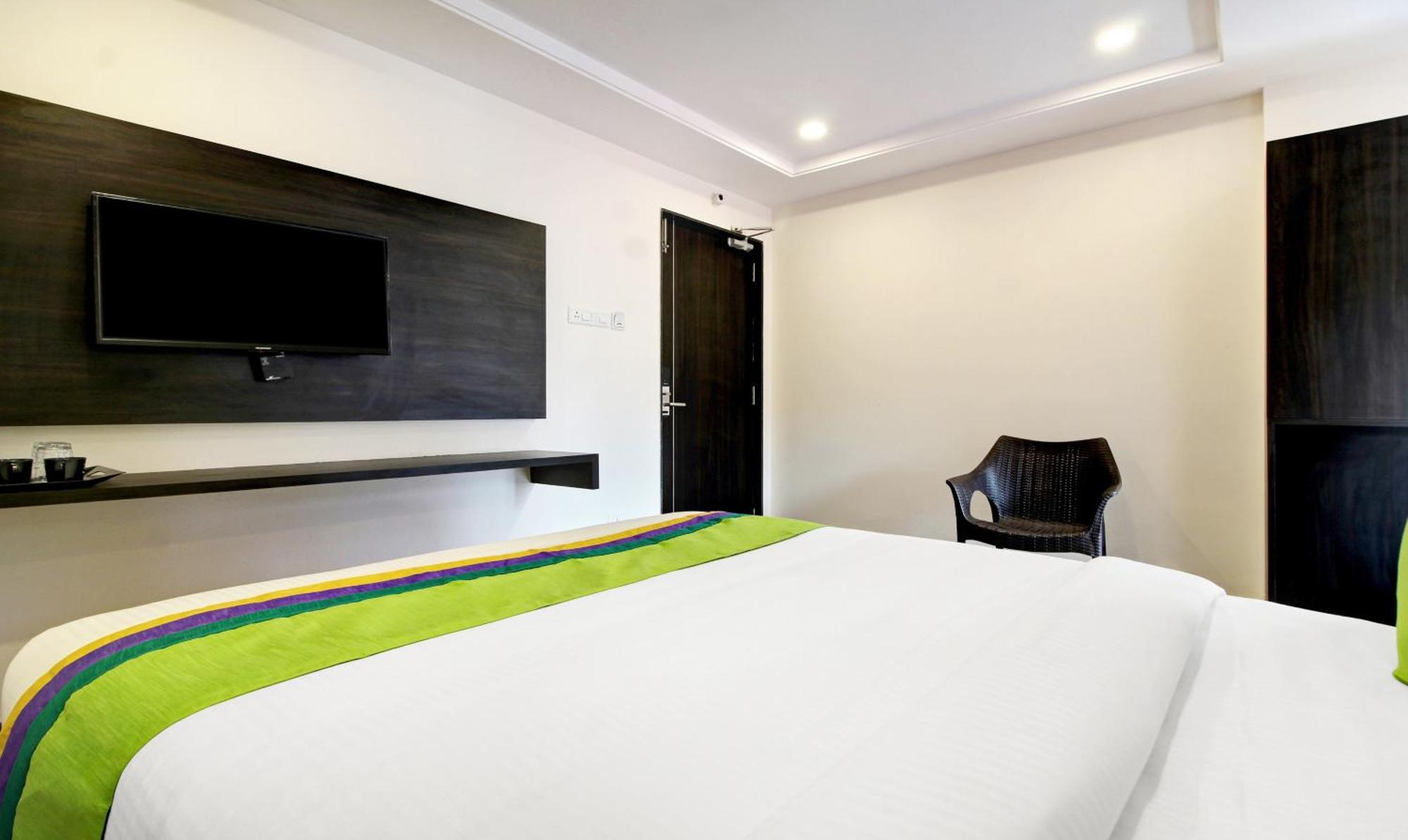 Treebo Excella Hotel Визакхапатнам Екстериор снимка