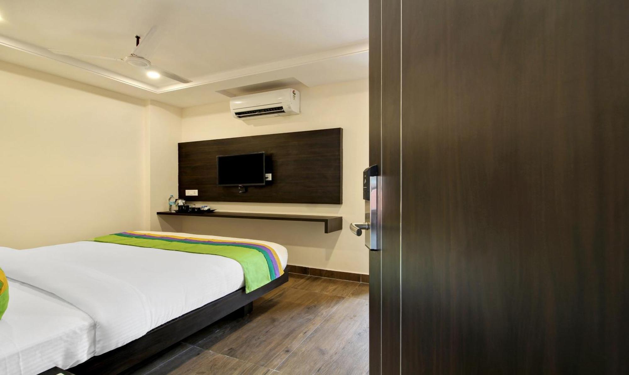 Treebo Excella Hotel Визакхапатнам Екстериор снимка